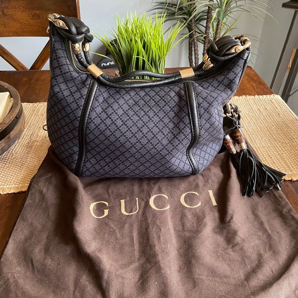 Gucci Handbags - GORGEOUS GUCCI HOBO TASSEL SHOULDER BAG!